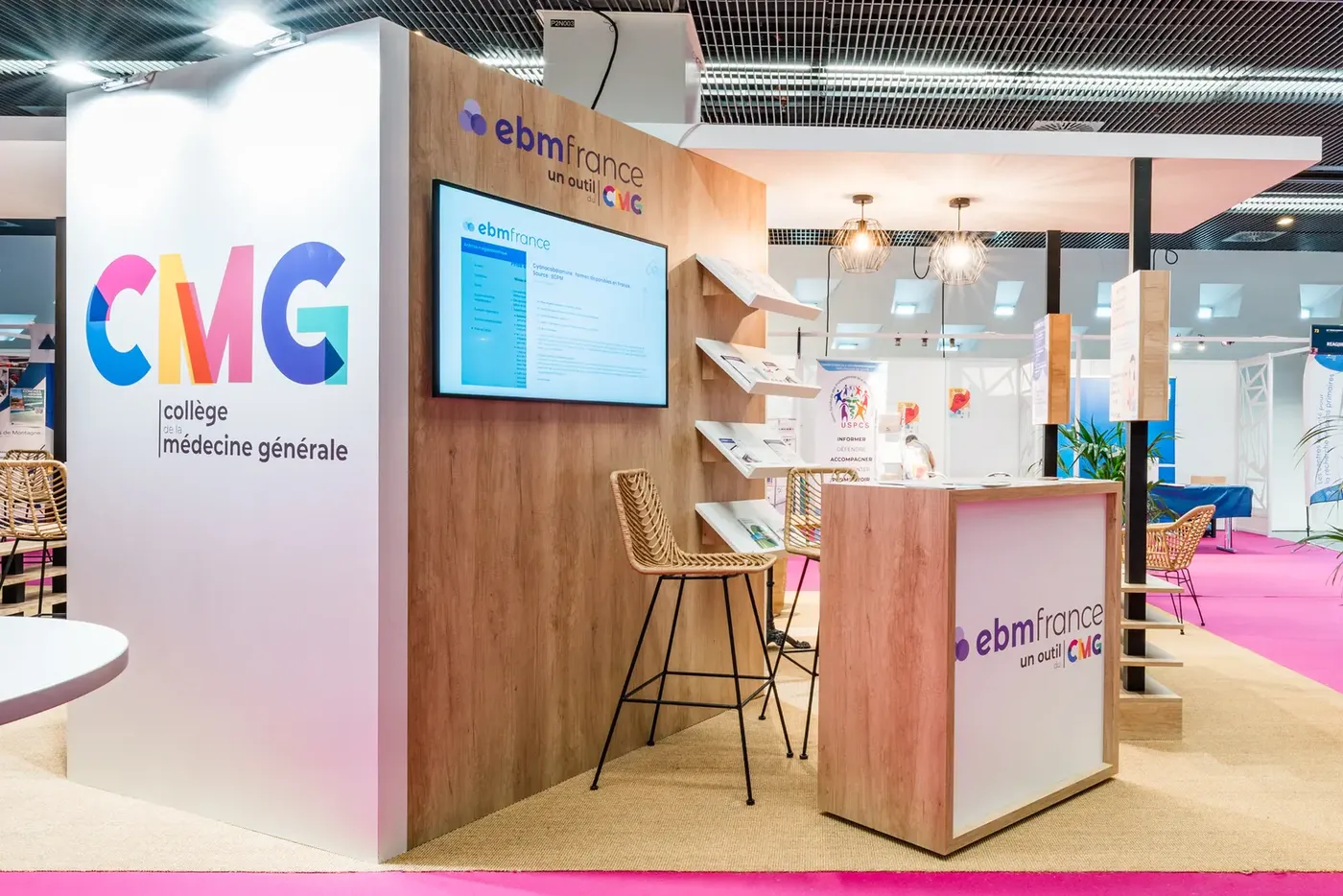 Stand d'exposant avant l'ouverture d'un salon